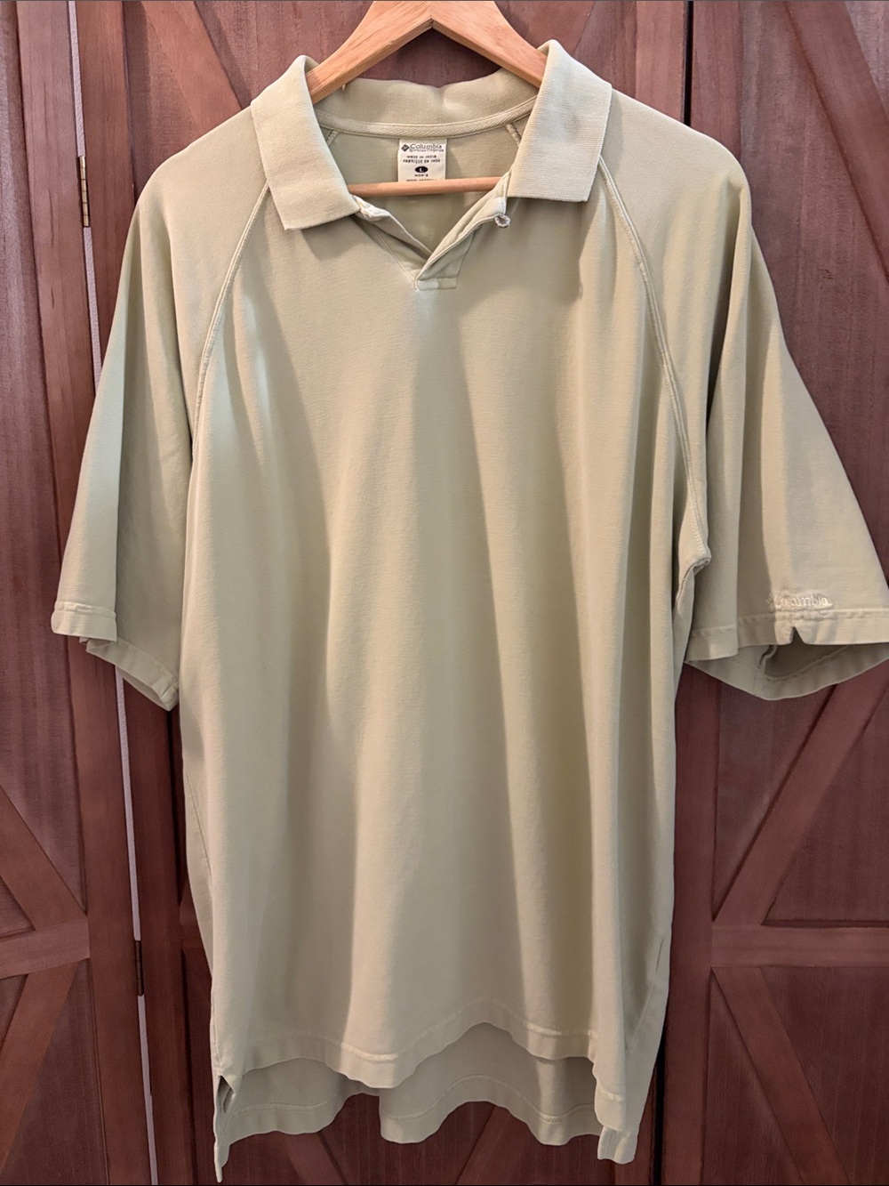 COLUMBIA Light Olive Polo Shirt - Short Sleeve SIZE LARGE